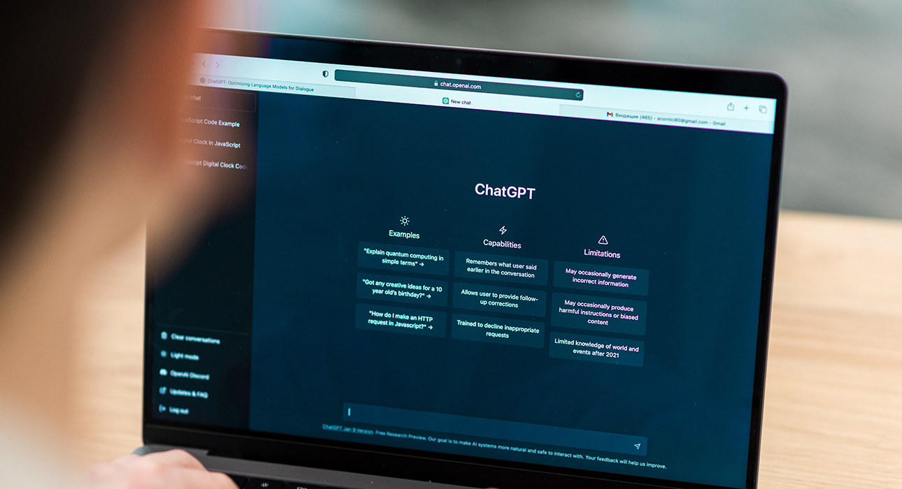 The Pros and Cons of Chat GPT in the IT Industry: What You Need to Know - Insights from an IT Agency.